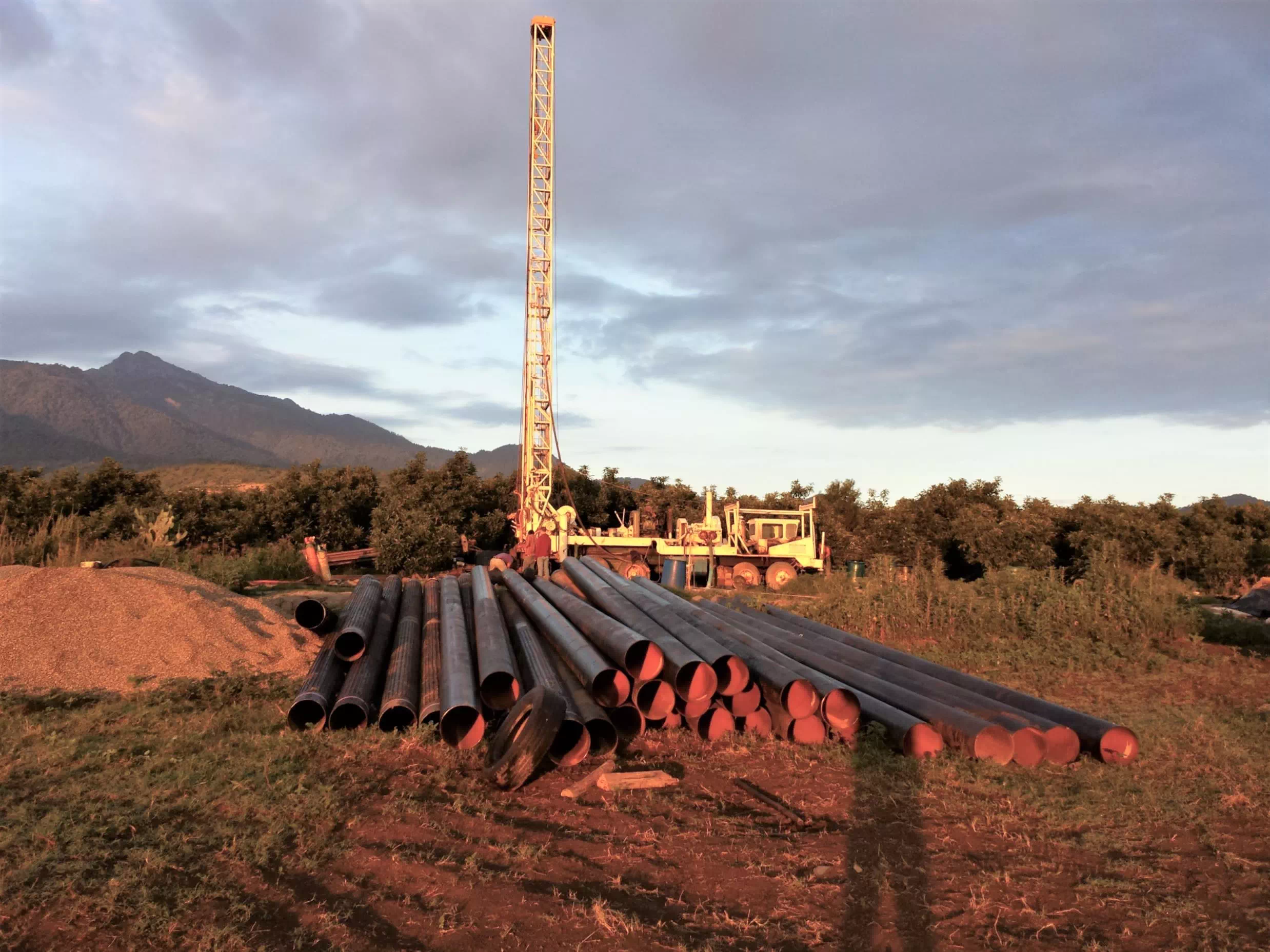 Perforación y equipamiento de pozos profundos